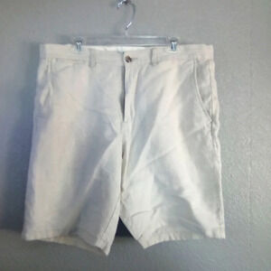 Old Navy slim Shorts size 36 ( bag G )